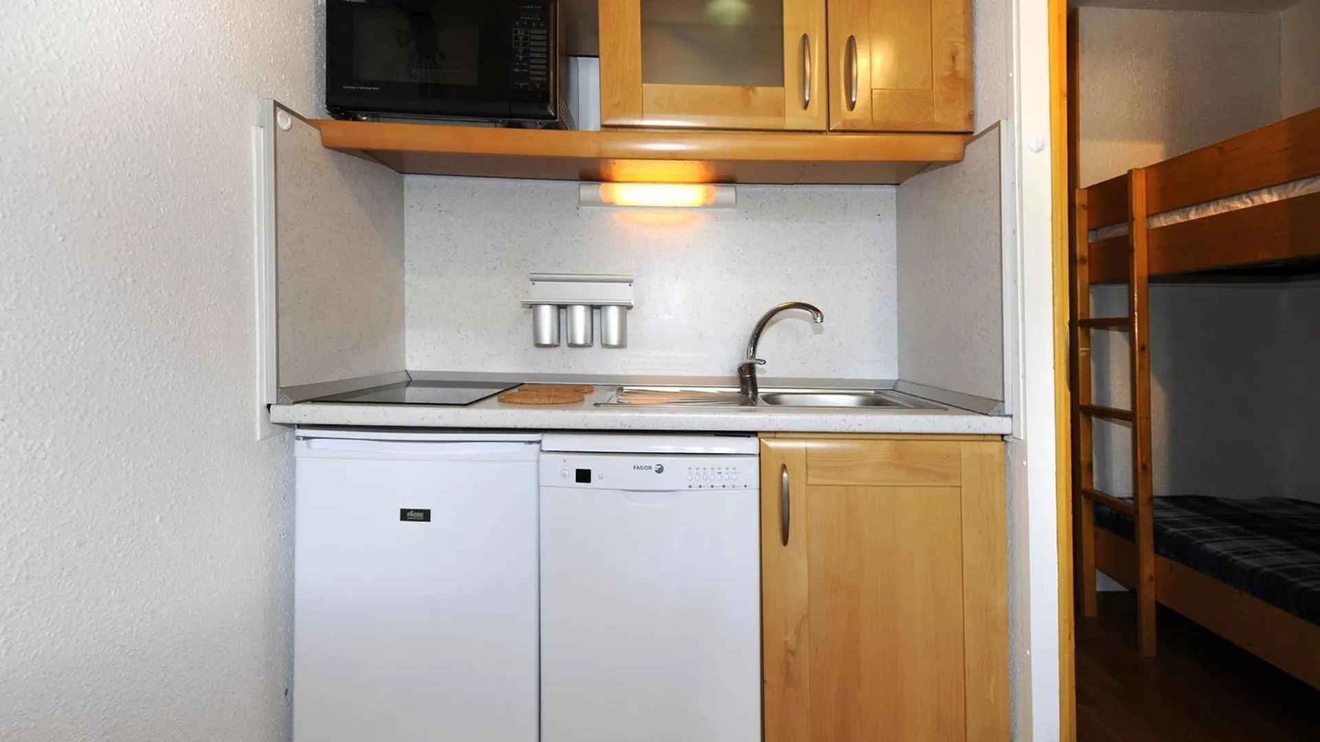 Apartamento Studio Skis Aux Pieds Avec Balcon Sud, Confort Et Equipements Complets - Fr-1-344-539 Saint-Martin-de-Belleville
